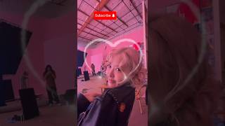 ROSÉ Cuteness Behind The Scenes of APT #blackpink #rosé #shorts