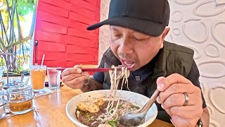 Best authentic Thai boat noodles in the Seattle area! Greatest Thai Restaurant - Kent, WA