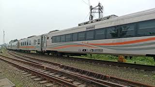 KA Taksaka Pagi Lebaran Dari Stasiun Tugu Yogyakarta