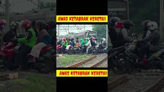 Hampir #keretaapi #keretaapiindonesia #kereta