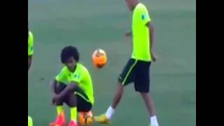 Neymar acting like a boss infront of William  Brazilian war