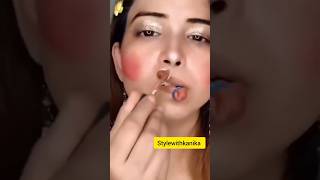 lip pumping hack 🤯#youtubeshorts #makeup #shortsfeed #trendingshorts #hack #lipsticklover #dont try