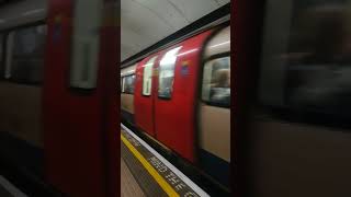 London 2024 🇬🇧 Northern Line 1995TS Arriving at Bank #Shorts