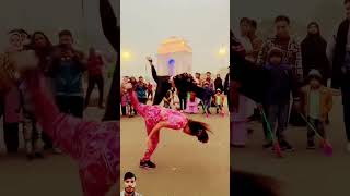 किसने अच्छा स्टैंड कियाIndia gate ke samne kisne jyada achcha stand Kiya#trending #shortvideo #funny