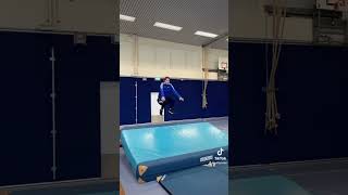 DIT is wat jullie doen na de uitleg #gymles #typetjes #funny #auw  #sport