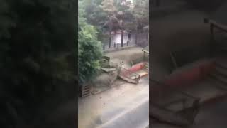 The moment when the floodwaters hits the city centre in Erzincan, Turkey