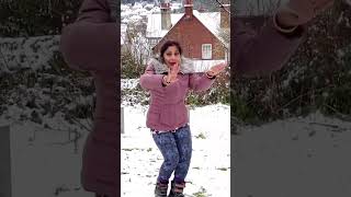 Aao na aao na | Anashmita Saha | Dance | Dancing in the snow | #anashmitadancestudio |#sadhanasargam