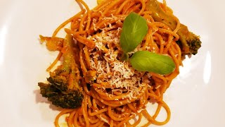 Spaghetti in tomato sauce #shorts #youtubeshorts #ytshorts #pasta