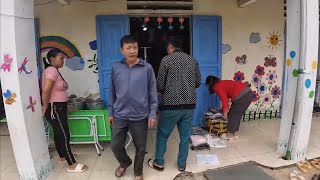 Xây Móng Nhà Của 2Bà Cháu.Trao Quà Cho Các Cháu Học Sinh Ở Hoang Mạc Đá.Mí Tủa VLOG Nguyễn Tất Thắng