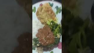 PECEL BAKWAN #short #markicob #pecelmadiun #pecelblitar #gorengan #mendoantempe #peyek #fypシ #sambel