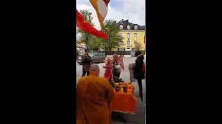 Cầu siêu cho các LS tại biểu tình chống TQ ở München 24.04.2016