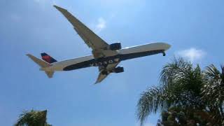 Plane Spotting at LAX Featuring a Delta Airlines Boeing 767