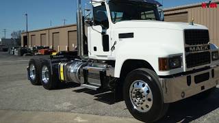 Tipping hydraulic system HYVA installation on a tractor  MACK