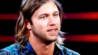 American Idol 2010 Top 24: Casey James swepts Kara off her feet