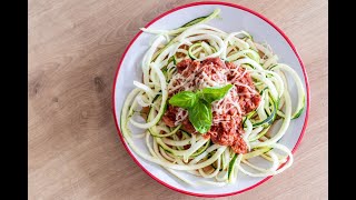 Diät, Low Carb Rezepte - Zucchini Spagetti mit Thunfisch Soße