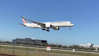 Air France - A350 landing in Miami airport