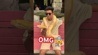 Baap re Ajgar se panga nahi 🫨 Thailand trip #vickyandaakanksha #snakevideo