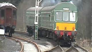 E51511(2tone) Thrashes and clags out of Levisham, NYMR.