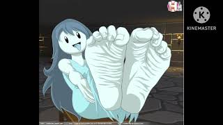 Spooky airs out her feet