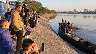 Kéo cá giữa lòng thành phố nhiều cá không tưởng