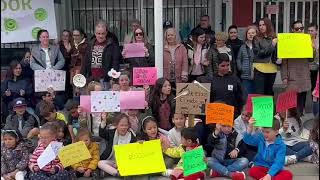 Manifestación del colegio Virgen del Carmen de La Placa para pedir comedor escolar.