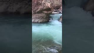 Great views in Zion National Park walking to the Narrows.