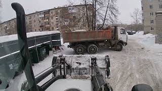 Hidromek 102b гружу снег