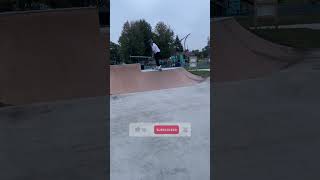 INSANE BUTTERCUP FEEBLE?! #scooterstunts #scootertricks #skatepark #scoot #sportsequipment #scoot