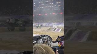 #monstertruck #monstertrucks #monsterjam #gravedigger #crash #fail #shorts #short