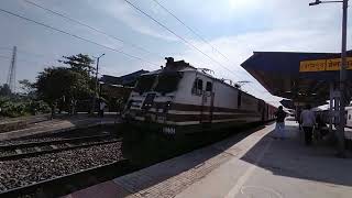 Dengerous Aggressive Howrah Duronto express.. At full speed - 130kmph...