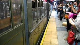 MTA NYCT Lo-V Train Leaving 96th Street