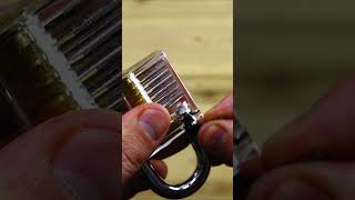 Как вскрыть замок алюминиевой банкой? / How to open a lock with an aluminum can?