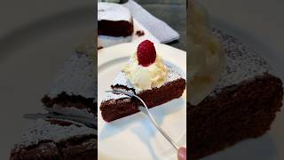 Chocolate Raspberry Cake #shorts #reels #recipe #desert #sweet #cake #chocolate #fruits