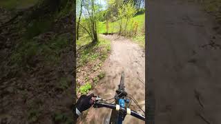 fast enduro and sending jump #transitionbikes #sentinelv2 #mtb #enduro #bike #jump #insta360go3