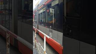 Odjezd tramvaje Škoda 14T Ev.č.9146 ze zastávky I.P.Pavpova #tram #dpp #skoda #praha #shorts