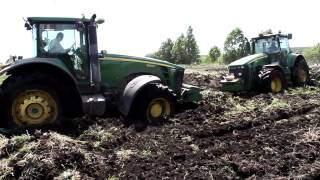 John Deere 8430  застрял на торфяннике