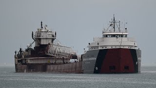 Arthur M. Anderson & Lightship Huron 2 Salutes 😳 @ The Blue Water Bridge