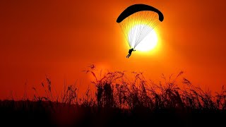 IMPRESSIONANTE! VEJA O QUE ACONTECEU COM ESSE PARAPENTE EM CANOA QUEBRADA. FEITO COM NIKON P900.