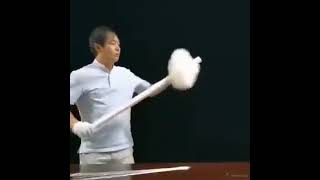 Great demonstration of static electricity