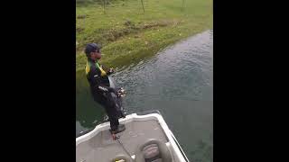 Quando vc acha o cardume de Tucunaré e só alegria - #shorts #pesca #pescaria #shots #tucunare #shots