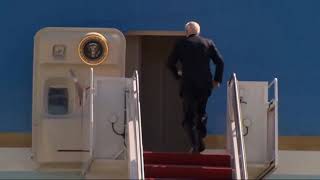 JOE BIDEN FALLS ON STAIRS OF AIR FORCE ONE