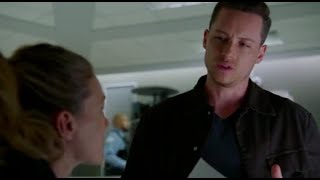 Jay asks for Haileys opinion on Voight's involvement I Chicago P.D 7.01