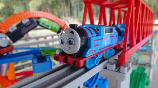 GOGO Thomas Plarail ☆ I played with my good friends Percy and Diesel on a spinning course!