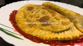 Vegetable stuffed paratha #shortvideo #dubailife #dubailifestyle #dubai #cooking #paratha #recipe