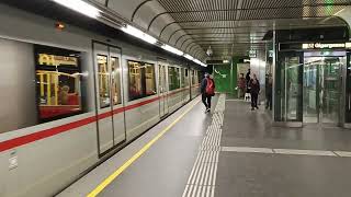 Wien U-Bahn Type V Line U4 arriving at Landstraße