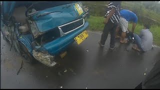 mobil angkot tabrak truk , gajrug lebak banten