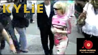 Kylie Minogue (2007 New York Paparazzi Footage)