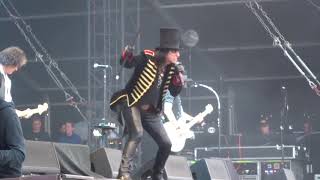 Hollywood Vampires - School is Out Live from Praha 13.6.2018 HD