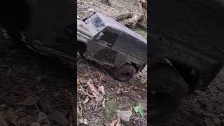 Landrover defender rc trx Hill climb with a bounce #proline#bigdawgs#hyrax#landrover#defender#rcuk