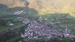 Hecho a vista de dron, Valle de Hecho, Huesca, Aragón